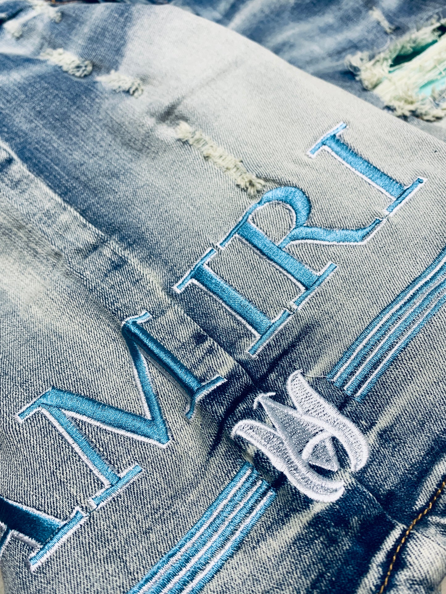 BERMUDA AMIRI EXCLUSIVE.