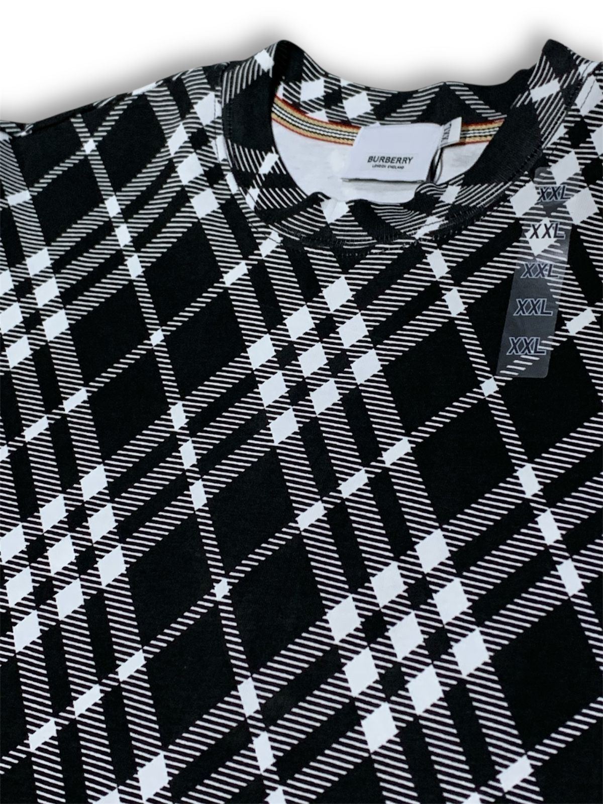 CAMISETA BURBERRY DIAGONAL - CUELLO REDONDO
