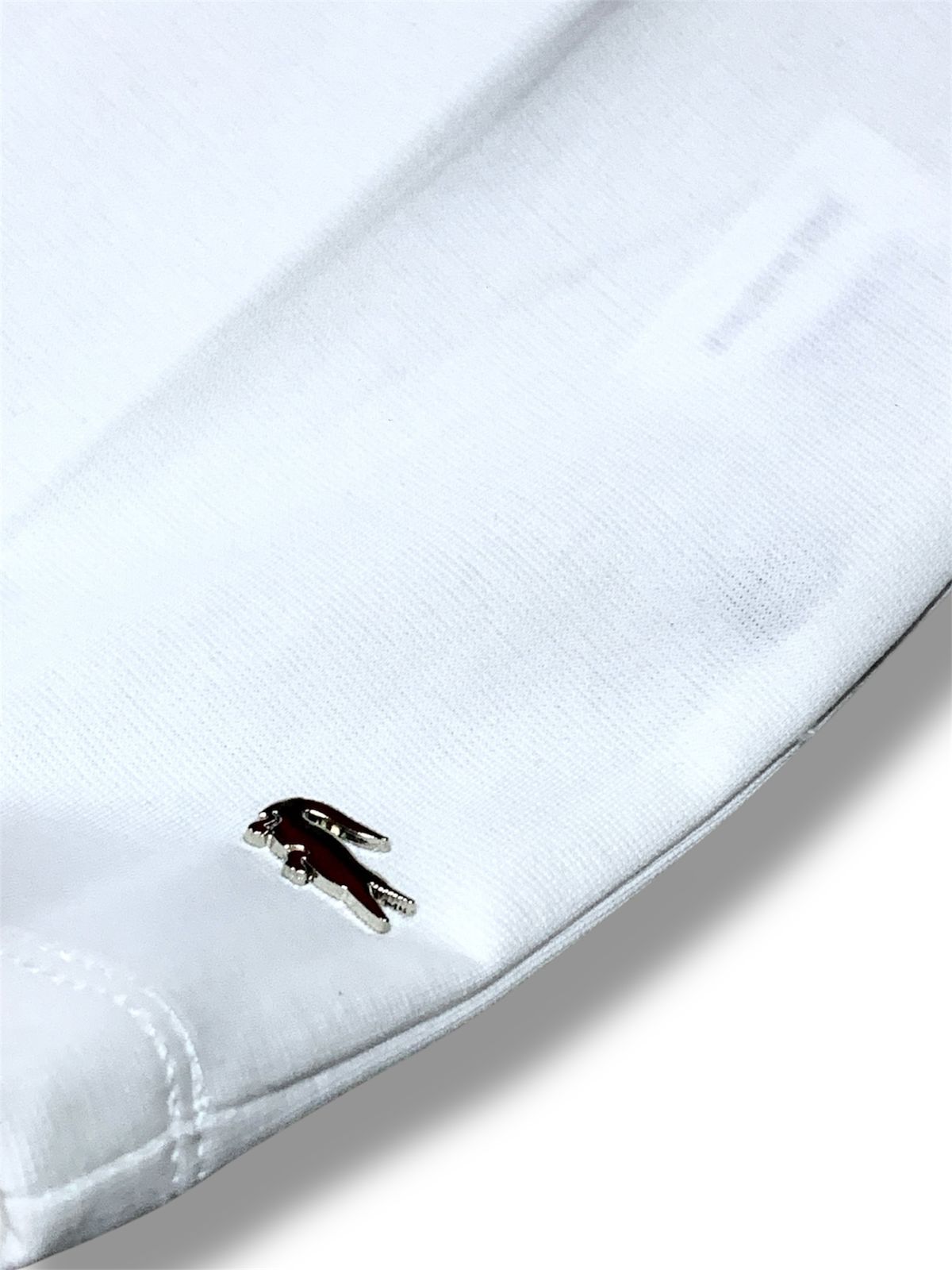 CAMISETA LACOSTE CUELLO REDONDO.