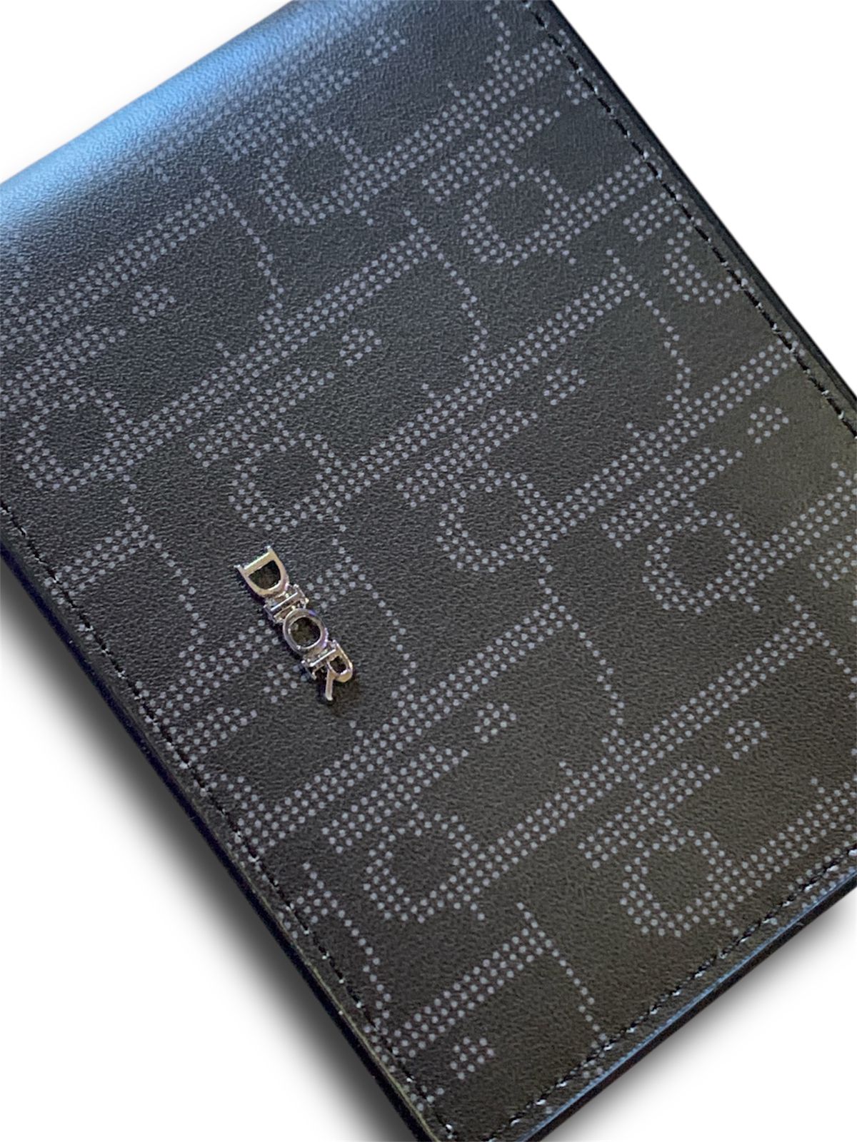 BILLETERA DE CHRISTIAN DIOR.