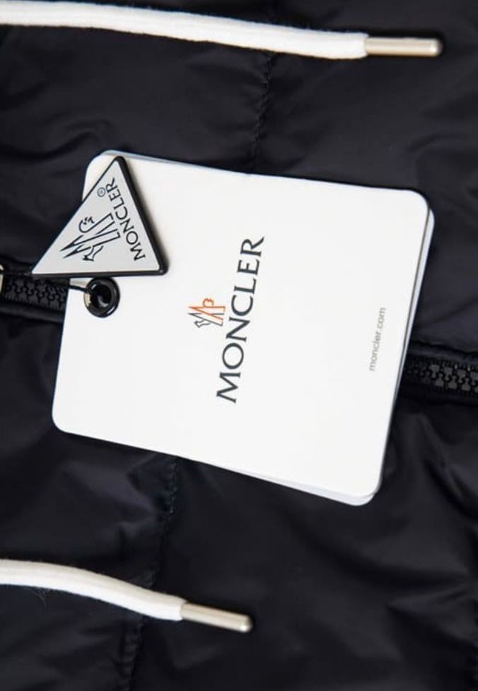 JACKET MONCLER EXCLUSIVE.