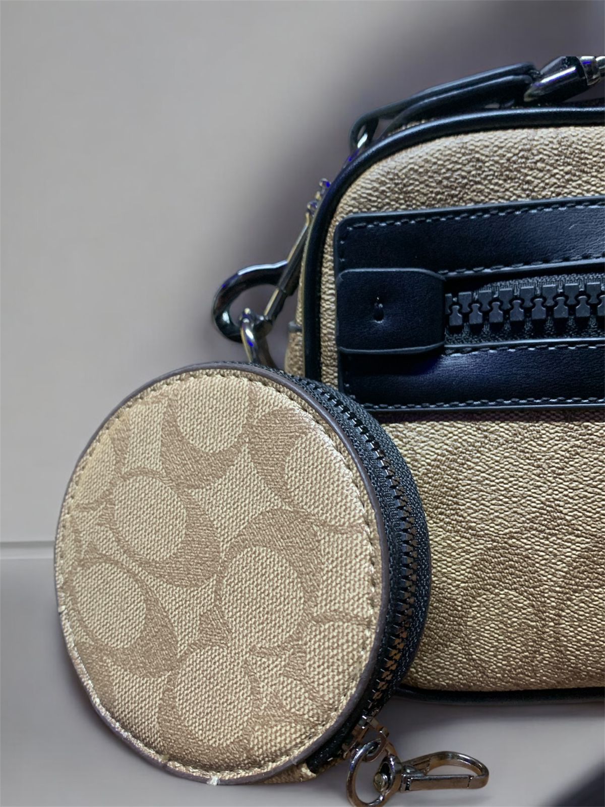 CARRIEL COACH NEW YORK.