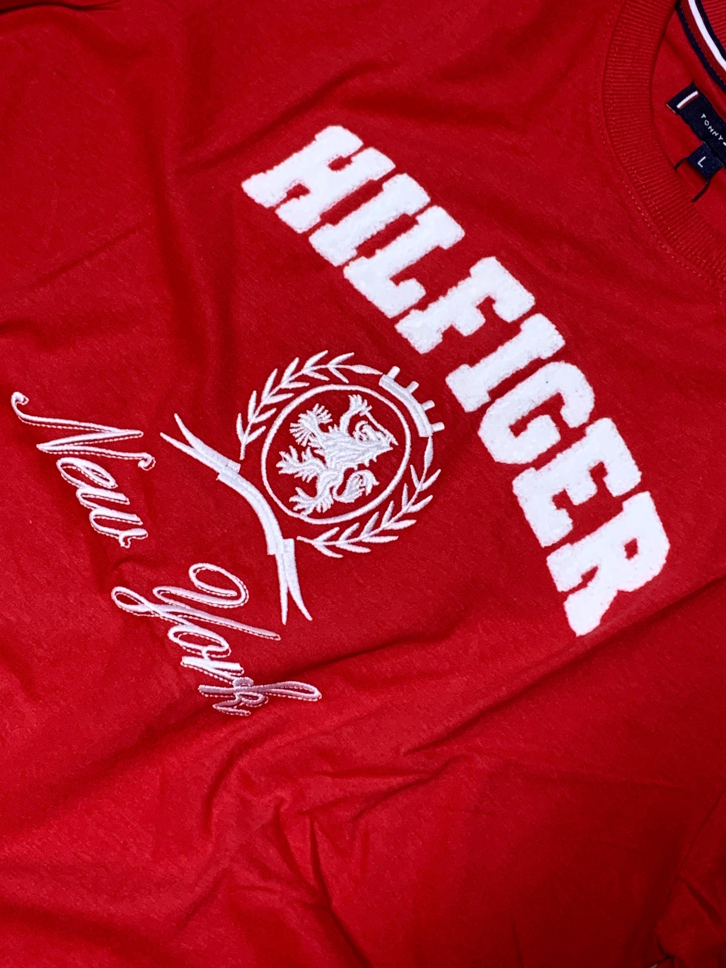 CAMISETA TOMMY HILFIGER CUELLO REDONDO.