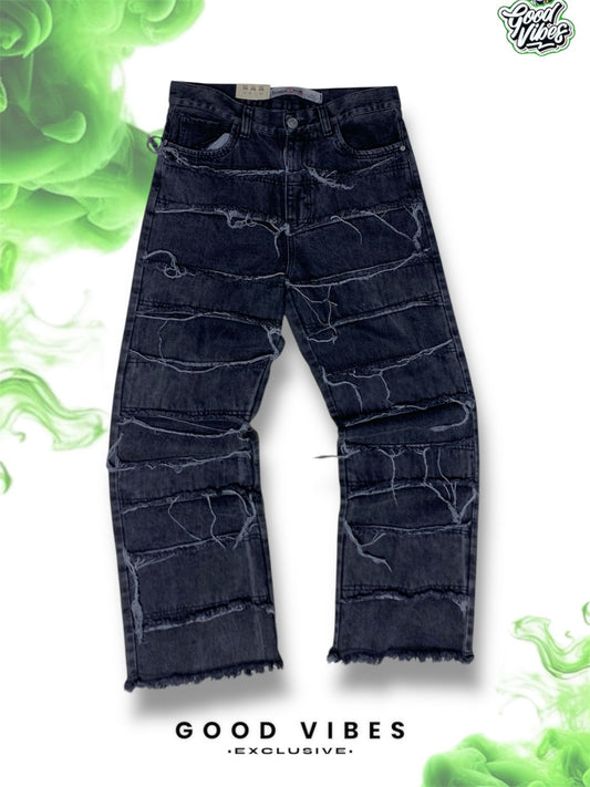 JEAN INVERTIDO CON DESGASTES.