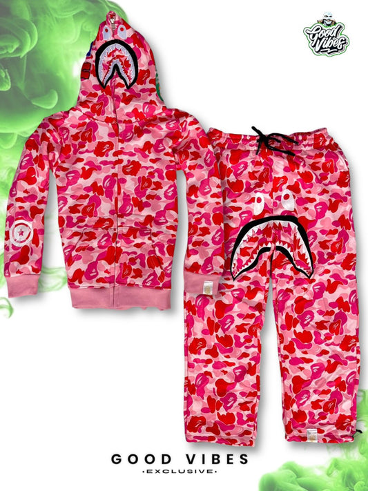 CONJUNTO BAPE SHARK EDITION SPECIAL.
