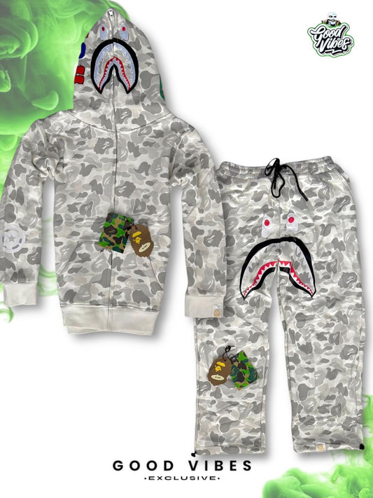 CONJUNTO BAPE SHARK EDITION SPECIAL.