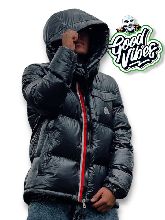 CHAQUETA MONCLER NEGRA.