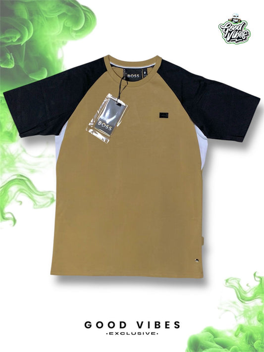 CAMISETA HUGO BOSS CUELLO REDONDO.