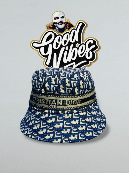 GORRO PESQUERO CHRISTIAN DIOR.